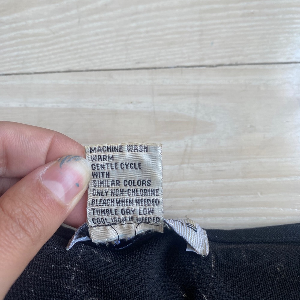 Notations Printed Ruffle Edge Long Sleeve - Picture 4 of 5